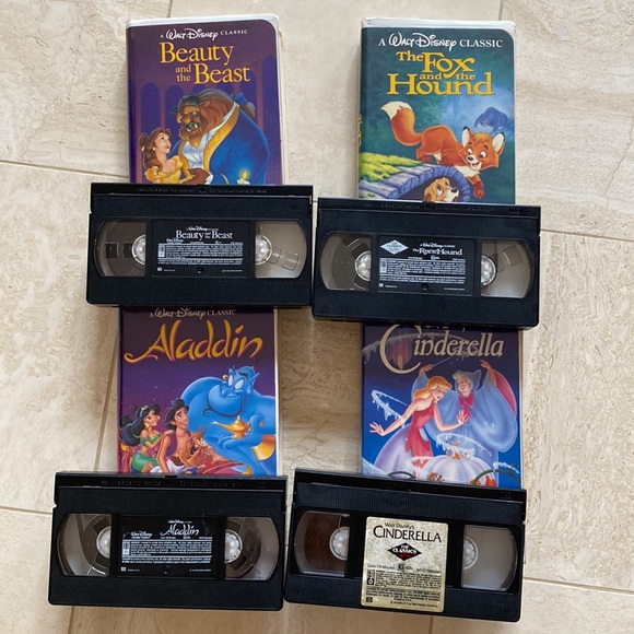WALT DISNEY BLK💎 VHS CINDERELLA, BEAUTY & THE BEAST, THE FOX & HOUND, ALADDIN - Picture 5 of 12